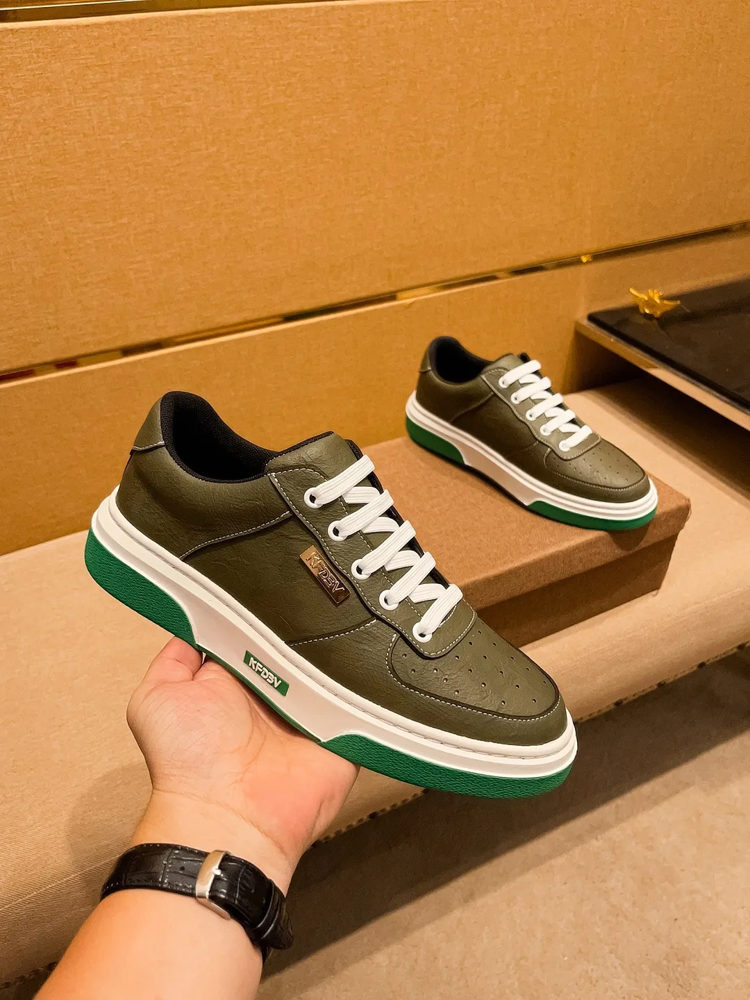 Men's shoes💰 420💰[BV]🔥 High-end men's shoes brand official website 1:1 latest masterpiece: the upper is made of Italian imported first-layer cowhide with a comfortable and breathable lining➕original non-slip and wear-resistant outsole🔥, making walking more convenient and comfortable! An exclusive new model, a stunning work, a beautiful 1:1 replica [color] compared to the official quality! Create a fashionable personality to set off your uniqueness! A must-have for trendy men! Classic 🔥Size: 38-44 Color: 🔥 Colors available🔥.